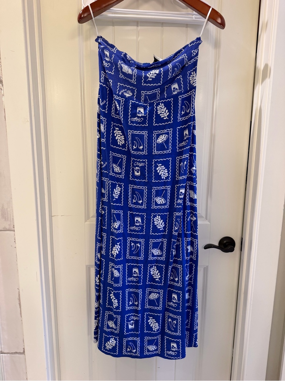 Paper Hearts Blue strapless dress. Size large. Excellent condition